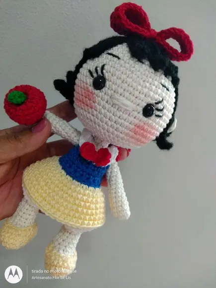 Boneca Pequena Branca de Neve