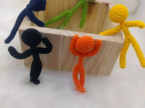 Bonecos Stickman em Amigurumi