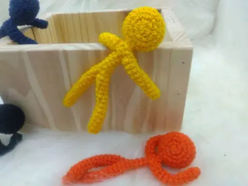 Bonecos Stickman em Amigurumi