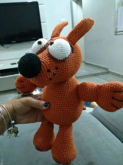 Cachorrinho Linguiça Amigurumi