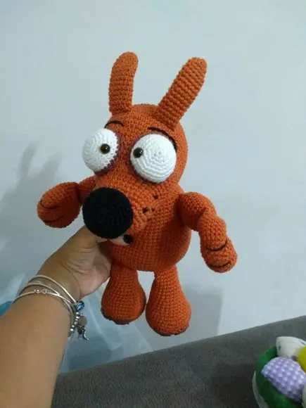 Cachorrinho "Linguiça" Amigurumi