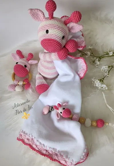 Kit Baby em Crochê com Naninha - Tema Girafa