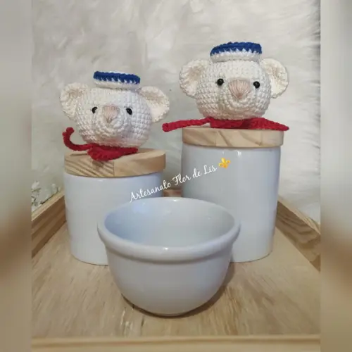 Kit Higiene para Bebê em Porcelana com Amigurumi