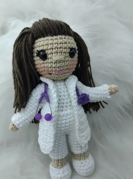 Mini boneca profissão - Médica
