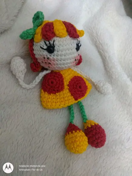 Mini Bonequinha de crochê Emília