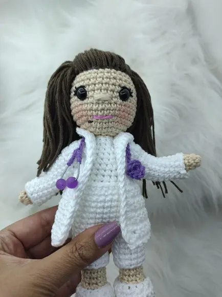 Mini boneca profissão - Médica