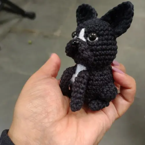 Mini Buldogue Francês - Amigurumi de Crochê