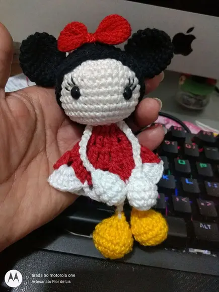 Mini Bonequinha de crochê Minie