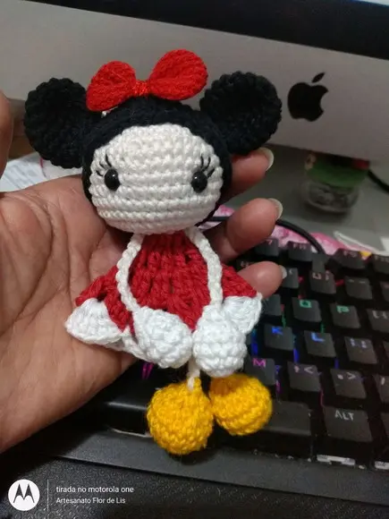 Mini Bonequinha de crochê Minie