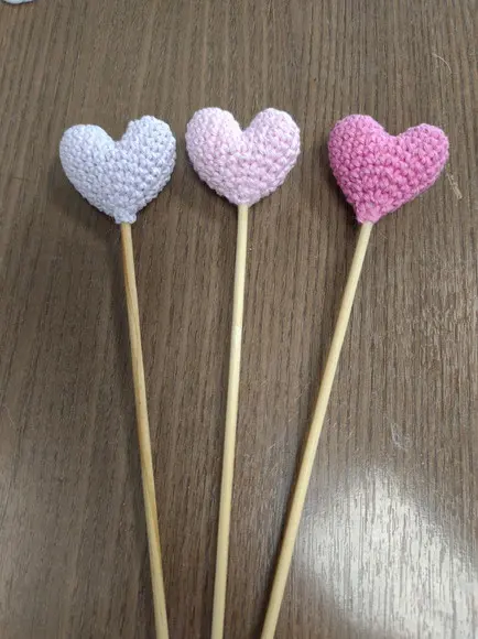 Mini Corações em Crochê com palito