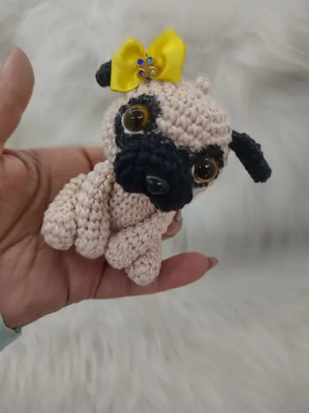Mini Pug De Crochê - Chaveiro