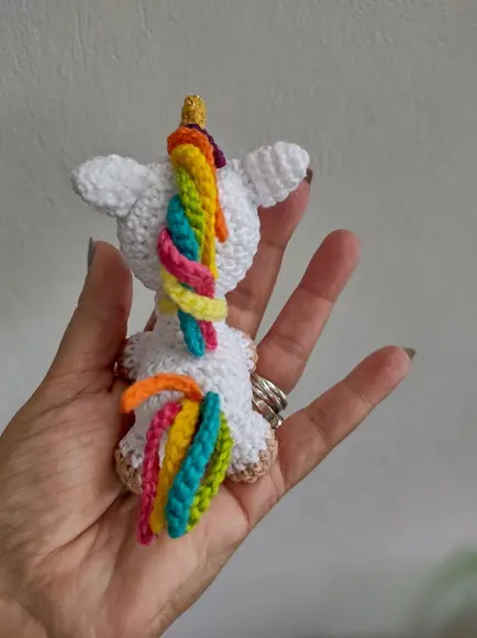 Mini unicórnio em crochê