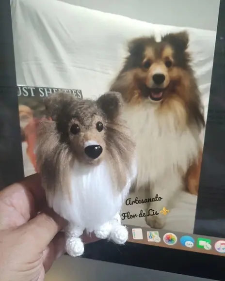 Miniatura Pastor Shetland- Amigurumi de Crochê com Feltragem