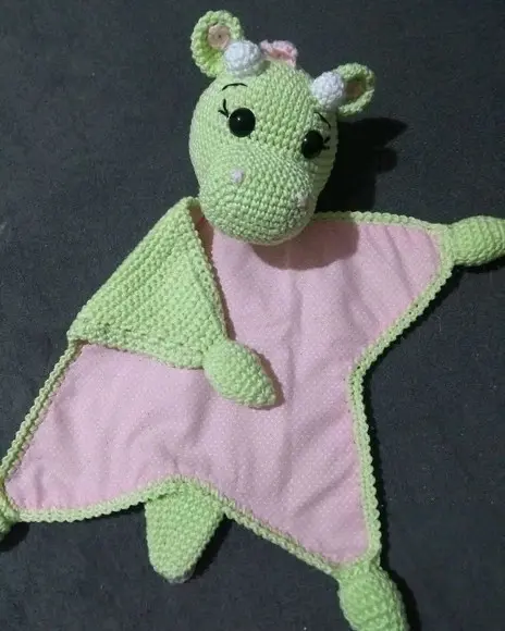 Naninha ou Manta do Apego em Crochê - Dragão Menina