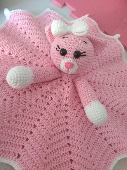 Naninha ou Manta do Apego em Crochê - Gatinha