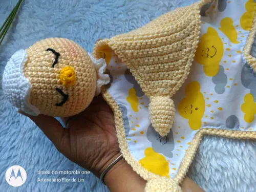 Naninha ou Manta do Apego em Crochê - Pintinho