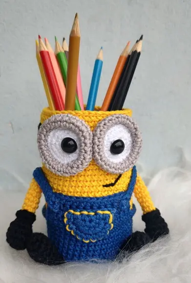 Porta Lápis ou Porta Treco em Crochê Minion