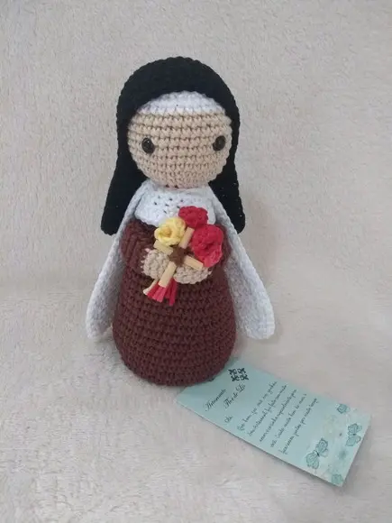 Santa Terezinha ou Nossa senhora em Crochê