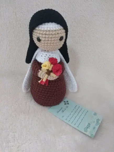 Santa Terezinha ou Nossa senhora em Crochê