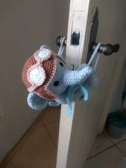 Segura Porta Mini Elefante em Amigurumi