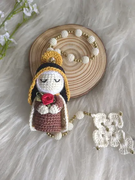 Terço de Crochê com Mini Santinha