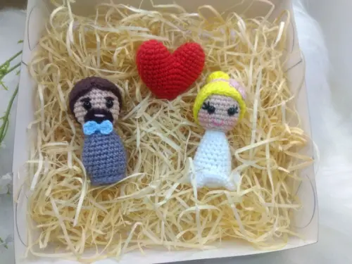 Topo de Bolo Casal de Noivinhos em Amigurumi