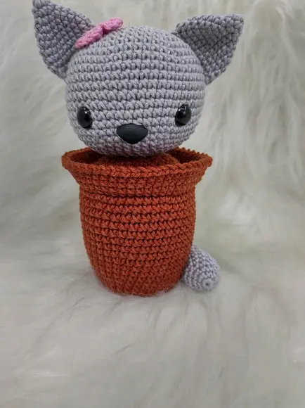 Vaso em crochê com gatinho