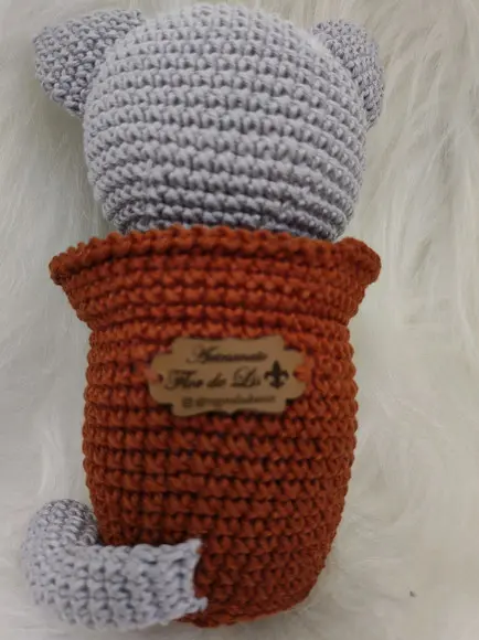 Vaso em crochê com gatinho