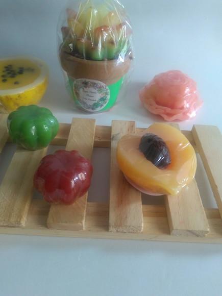 Cesta de Frutas e Flores