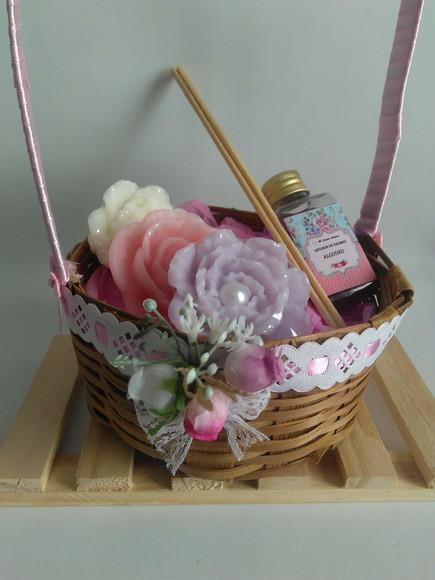 Cesta de Sabonetes e Difusor de Aromas