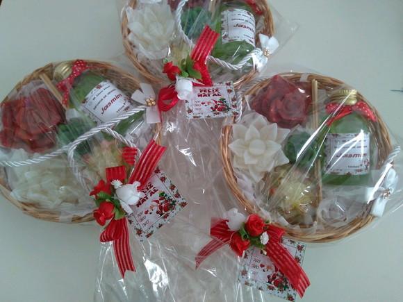 Cesta de Sabonetes e Difusor de Aromas Natal