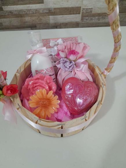 Cesta Kit de Banho com Óleos Essenciais