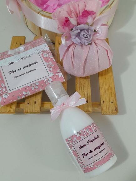 Cesta Kit de Banho com Óleos Essenciais