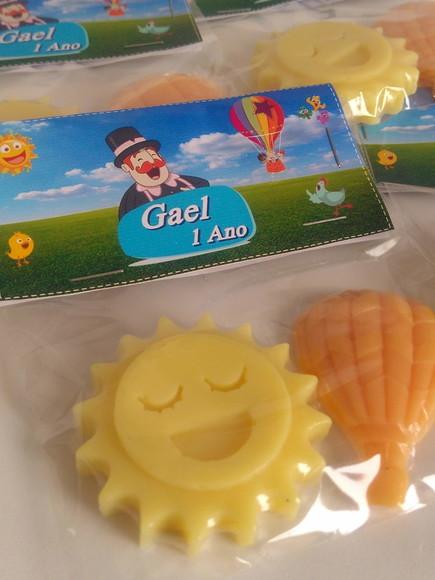 Lembrancinha Mundo Bita Sabonete Sol Feliz e Balão