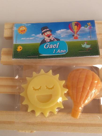 Lembrancinha Mundo Bita Sabonete Sol Feliz e Balão