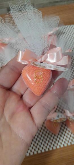 Mini Sabonete Coração com Aliança Lembrancinha Casamento