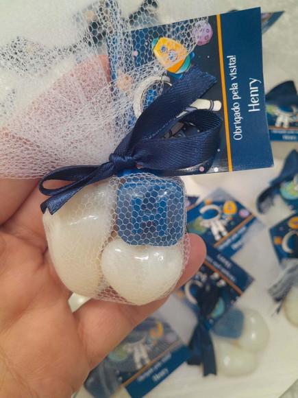 Sabonete 2 Pezinhos de Bebê com Inicial do Nome e Coração