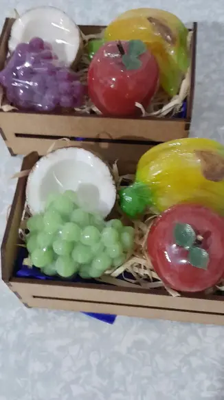 Caixote com Mini Frutas em Sabonetes