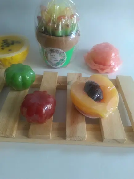 Cesta de Frutas e Flores