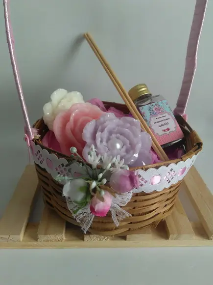 Cesta de Sabonetes e Difusor de Aromas