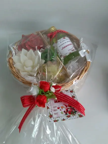 Cesta de Sabonetes e Difusor de Aromas Natal