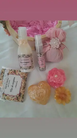 Cesta Kit de Banho com Óleos Essenciais