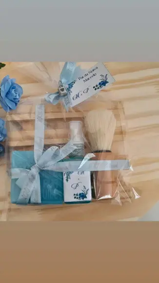 Kit de Barbear com Pincel e Saboneteira de Madeira