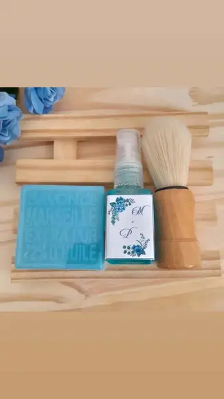 Kit de Barbear com Pincel e Saboneteira de Madeira