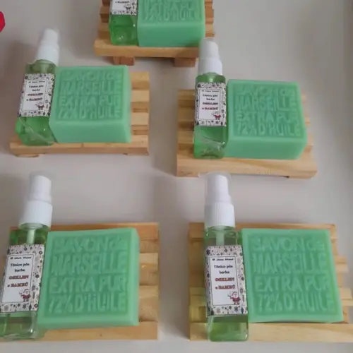 Kit de Barbear com Saboneteira de Madeira em Pinus