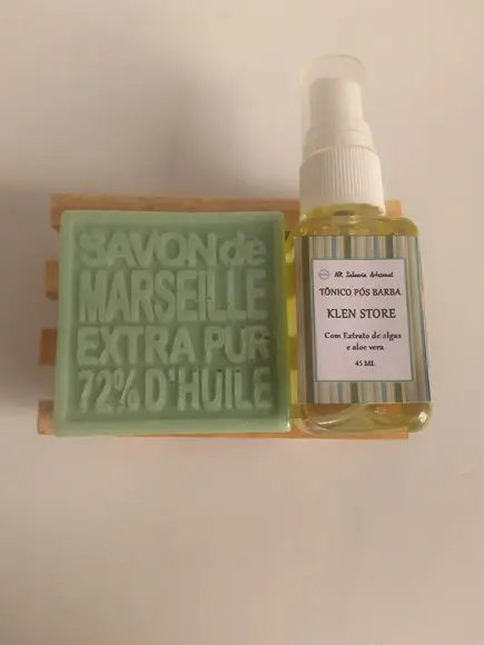 Kit de Barbear com Saboneteira de Madeira em Pinus