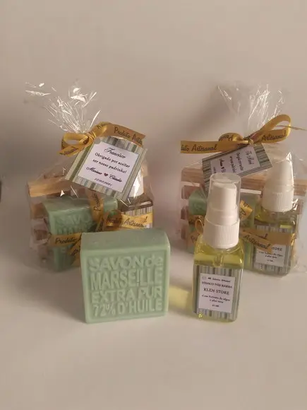 Kit de Barbear com Saboneteira de Madeira em Pinus