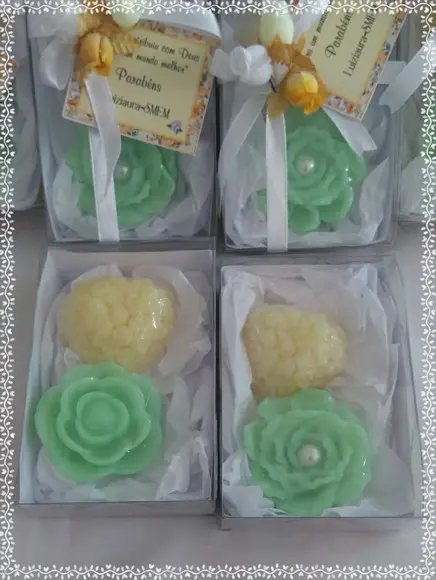 Kit de Sabonetes na Caixa de Acetato