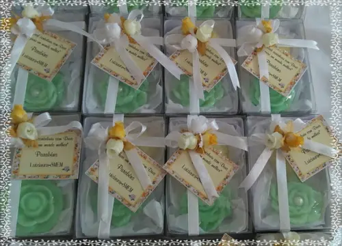 Kit de Sabonetes na Caixa de Acetato