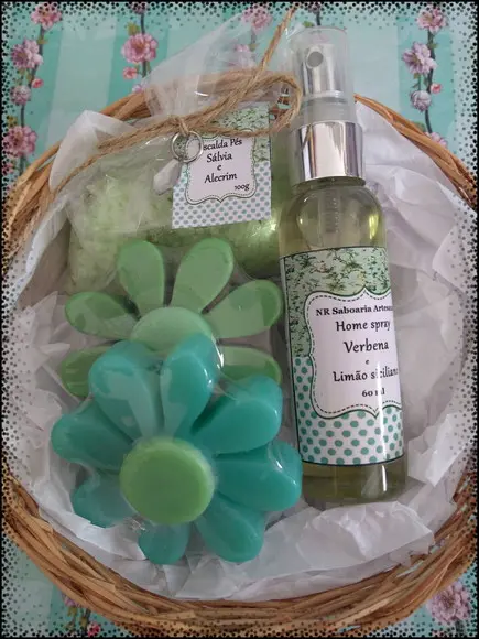 Kit Sabonetes, Home Spray e Escalda Pés